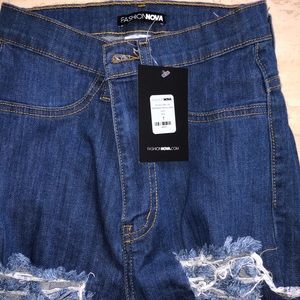 High waist extreme rip cutoff skinny jeans!